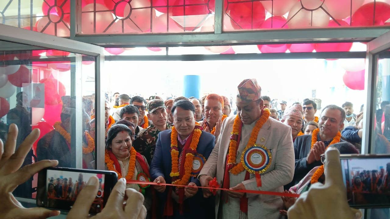 पेपरलेस बन्दै सिन्धुली अस्पताल,  सचिव डा सुमित्रा गौतमलाई सम्मान